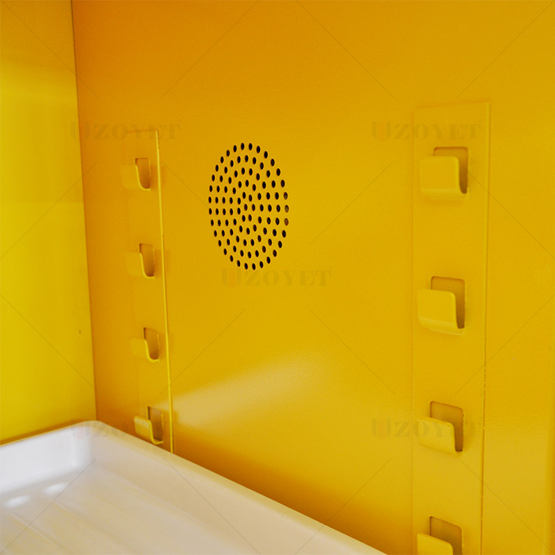 90加侖防爆柜詳細介紹(圖3) 黃色防爆柜內部展示